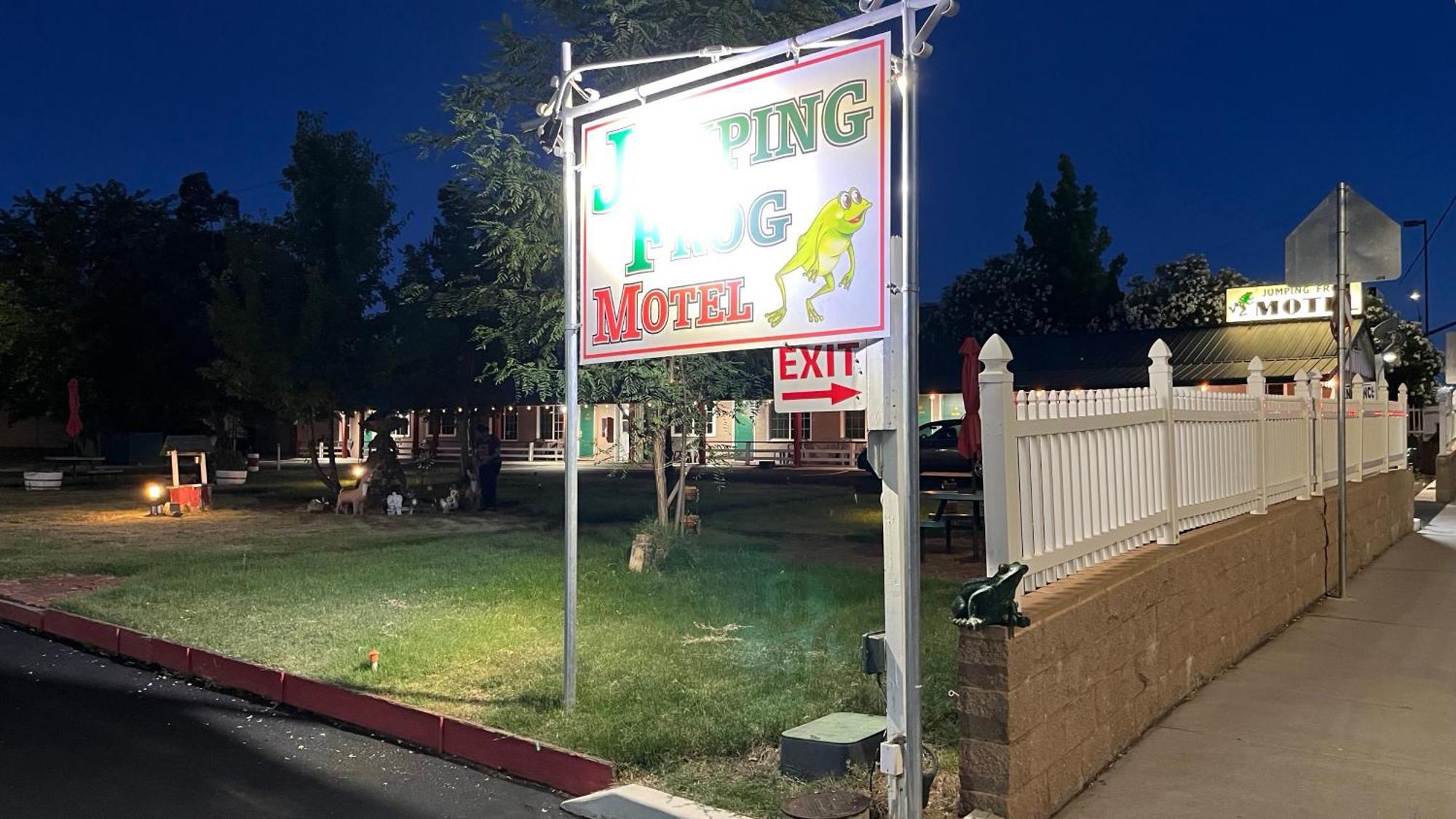 Jumping Frog Motel Angels Camp Exterior foto
